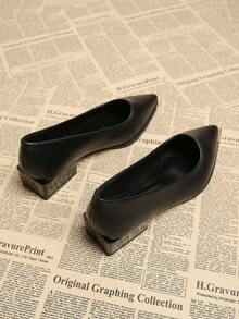 Nuevos zapatos de piso tipo Mary Jane 2025 de verano, versátiles para la oficina, casual y fiesta, para mujer, con puntera puntiaguda, tacón grueso, decoración metálica, diseño minimalista elegante, mocasines de alta calidad adecuados para pantalones de pierna ancha y vestidos, 73598-5, negro/marrón/beige - Negro - Ver 5