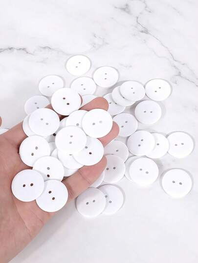 50 Stück weiße Resin Knöpfe mit Doppelloch, doppelseitige Brotknöpfe, Nähzubehör, geeignet für Häkeln, Hemden, Anzüge, Jacken, Taschen, Hüte, Handschuhe, Handgefertigtes, Heimtextilien, DIY Basteldekoration