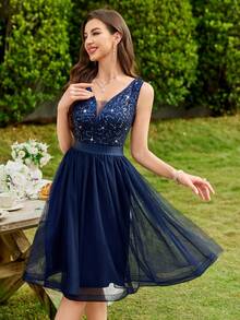 MIUSOL Rochie de cocktail cu decolteu adânc în V, dantelă cu paiete, plasă contrastantă, tiv cu volane, îmbrăcăminte de vară pentru femei, rochie formală strălucitoare, potrivită pentru petrecere de ziua de naștere, ceremonie de absolvire, cină de gală și alte ocazii - Albastru marin - Vizualizare 7