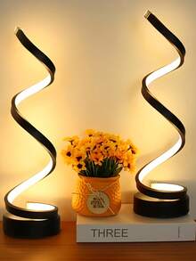 1pc Tricolor Dimmable Spiral Desk Lamp, USB Powered, Suitable For Office, Bedroom, Living Room, Great Gift For Friends