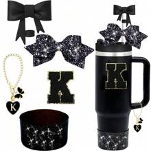 5 piezas de accesorios para taza de 30oz y 40oz, que incluyen tapa con protector de pajita de 10mm, decoración de lazos para pajita, pegatina con letras y cadena con dije, y funda protectora de silicona para la taza