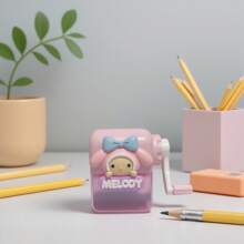 Sanrio Taille-crayon à manivelle Sanrio avec motifs Cinnamon Dog, My Melody, Kuromi, Big Ear Dog Pacha Dog, Hello chat et Pudding Dog. Taille-crayon, taille-crayon - thème de dessins animés, fournitures scolaires et cadeaux d'anniversaire, réservé aux élèves