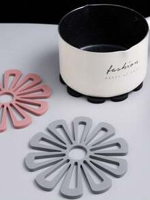 Alfombrilla redonda resistente al calor de silicona suave, base aislante antideslizante, salvamanteles para hogar mesa té café tazón plato, diseño creativo con pétalos - Multicolor - Ver 1