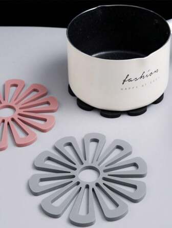Tapis en silicone doux et résistant à la chaleur rond, tapis d'isolation antidérapant, set de table maison pour tasse à thé/café, bol, plat, design créatif en forme de pétale