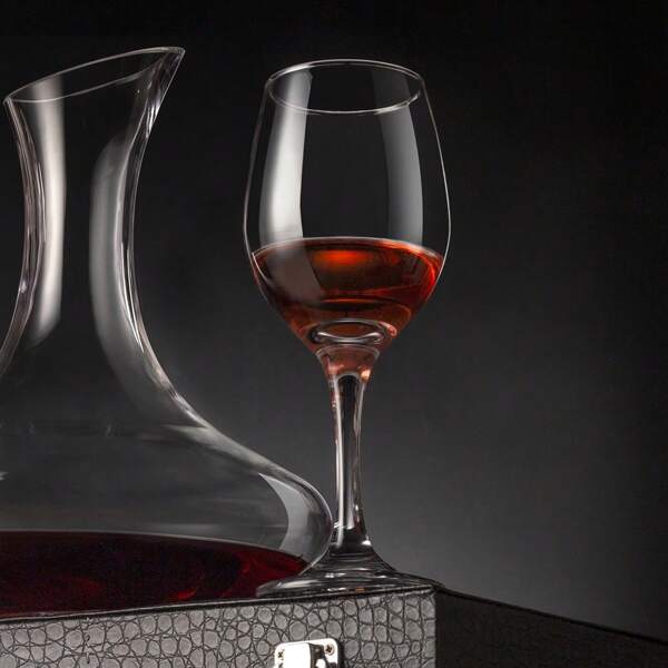 7 pièces 1900 ml Set de carafe à vin rouge classique à gros ventre, carafe oblique avec 6 verres à pied, élément essentiel pour les dîners dans un design moderne sophistiqué. 6 pièces Verres à vin ménagers convenant pour le vin rouge et le whisky, idéal pour offrir en cadeau