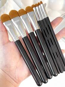 4支/套升级版扁平圆形超薄遮瑕粉底化妆刷，4种不同尺寸超薄化妆刷，适用于专业液体粉底和遮瑕膏修容，便携式多功能面部化妆刷：粉底刷、修容刷、散粉刷、腮红刷，男女通用，化妆刷套装，化妆刷套装，化妆刷套装，全套化妆刷，化妆刷套装，化妆礼盒套装