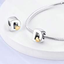 1 pieza Encantos con letra 26 caracteres alfabéticos en 3 estilos diferentes, cuentas de corazón plateadas y doradas, encantos para pulseras, collares, llaveros, cuentas para hacer joyas DIY, regalo único para amigos, familia y pareja