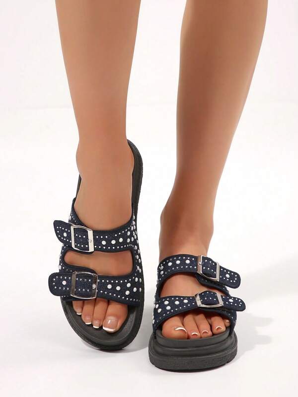 Sandalias de mujer de suela gruesa con estilo punk, tipo slip-on para verano, decoradas con remaches, sandalias planas para la playa