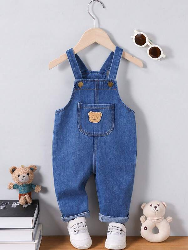 Jardineira Casual de Bebê Menino Cor Sólida em Denim com Bolsos, Jeans Cargo Confortável para Meninos com Patch de Urso, Perfeito para Atividades ao Ar Livre