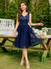 MIUSOL Rochie de cocktail cu decolteu adânc în V, dantelă cu paiete, plasă contrastantă, tiv cu volane, îmbrăcăminte de vară pentru femei, rochie formală strălucitoare, potrivită pentru petrecere de ziua de naștere, ceremonie de absolvire, cină de gală și alte ocazii - Albastru marin - Vizualizare 11