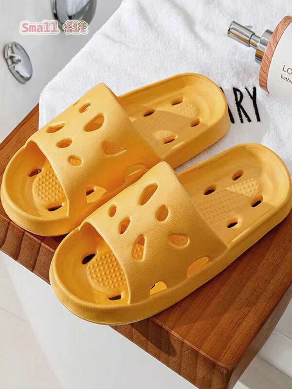 Nuevas Pantuflas de interior de suela gruesa y hueca de un solo color, para ducha/baño antideslizantes y ligeras, pantuflas de plástico con diseño de dibujos animados para el hogar, dormitorio u oficina, apropiadas para todas las estaciones, para parejas