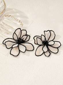1 Pair Floral Elegant Multi-Layer 3D Fabric Earrings, Suitable For Women Everyday, Holiday And Party Wear