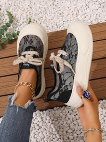 2025 新款女式蝴蝶学院风时尚滑板鞋，白色豹纹撞色系带低帮厚底运动鞋，休闲百搭户外运动鞋 - 黑色 - 查看 2