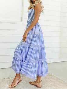 [Vestido largo de rayas único] Vestido largo de vuelo con volantes de rayas azul y blanco de primavera/verano con estilo - Sin mangas, falda acampanada tipo A, bajo con volantes, de poliéster y lavable a máquina