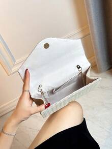 Ladies' Fashionable Summer Beach Straw-Woven Handbags And Clutch Bags. They Are Adorned With Elegant And Simple Wreath Decorations. These Bags Are Suitable For Use As Evening Party Bags On Formal Occasions. They Are Highly Suitable For Various Occasions, Such As Parties, Weddings, Proms, Dinners/Banquets, And So On. Equipped With A Metal Chain, They Can Be Carried Over The Shoulder. - White - View 5