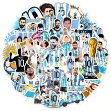 50 piezas Pegatinas con diseño de fútbol azul en estilo de dibujos animados, pegatinas de PVC reutilizables para botellas de agua, equipaje, portátiles | Diseños dinámicos de jugadores de fútbol, accesorios de fútbol