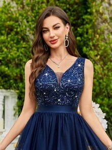 MIUSOL Rochie de cocktail cu decolteu adânc în V, dantelă cu paiete, plasă contrastantă, tiv cu volane, îmbrăcăminte de vară pentru femei, rochie formală strălucitoare, potrivită pentru petrecere de ziua de naștere, ceremonie de absolvire, cină de gală și alte ocazii - Albastru marin - Vizualizare 8