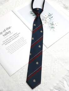 1条拉链式条纹领带，适合校园风、毕业照、休闲装和街头风，也可用于圣诞装饰。