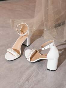 Timesize Giày cao gót màu trắng đính ngọc trai giả và đá Rhinestone trang trí nơ cho nữ, giày cưới trang trọng, giày công sở, giày sandal gót thấp mùa hè, hàng mới về - trắng - Xem 6