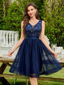 MIUSOL Rochie de cocktail cu decolteu adânc în V, dantelă cu paiete, plasă contrastantă, tiv cu volane, îmbrăcăminte de vară pentru femei, rochie formală strălucitoare, potrivită pentru petrecere de ziua de naștere, ceremonie de absolvire, cină de gală și alte ocazii - Albastru marin - Vizualizare 4