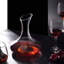 7 pièces 1900 ml Set de carafe à vin rouge classique à gros ventre, carafe oblique avec 6 verres à pied, élément essentiel pour les dîners dans un design moderne sophistiqué. 6 pièces Verres à vin ménagers convenant pour le vin rouge et le whisky, idéal pour offrir en cadeau