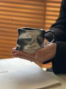 This Dark Butterfly Style Cup Has A Unique Design. With A Dark Tone, The Cup Body Features A Butterfly Relief, Embodying The Aesthetic Of Dark Beauty. The Material May Be Ceramic, Processed To Have A Metallic Luster. The Asymmetrical Cup Body Is Paired With A Curved Handle, Balancing Artistic Appeal And Comfortable Grip. Can Be Used As A Daily Drinkware Or Home Decor. Back To School