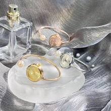 1 件女士细长手链，含 1 颗大号仿珍珠、钻石切割玻璃水晶表圈简约石英表 - 金色 - 查看 7