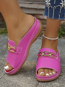 Plus Size Women's Summer New Fashionable Casual Roman Style Fuchsia Metallic Chain Decor Peep-Toe Platform Thick Sole Slip On Beach Sandals, Lightweight & Comfortable, Suitable For Daily Wear & Vacation