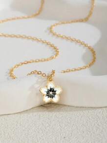 2pcs Elegant Stainless Steel 5 Petal Flower Charm Necklace, Delicate Summer Clavicle Necklace, Sweet Casual Streetwear Accessory Gift For Men & Women
