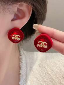 1 pezzo Orecchini a perno eleganti e minimalisti 2025 con lettera floccata, orecchini di lusso leggeri in argento ipoallergenici per donna