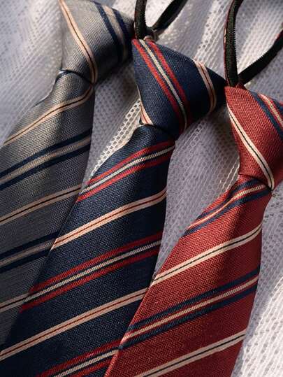 1条拉链式条纹领带，适合校园风、毕业照、休闲装和街头风，也可用于圣诞装饰。