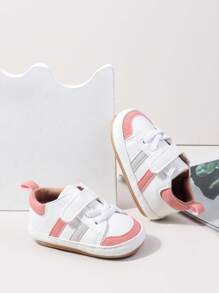 Zapatos deportivos para bebé rosados, mismo estilo para niños y niñas, con diseño de tiras cruzadas y cierre de , combinación de tres colores blanco, gris y rosa en un estilo simple y de moda, suela suave para buen agarre, zapatos para primeros pasos de recién nacido