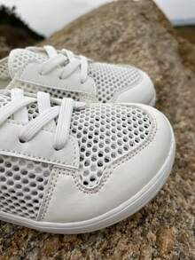 Sapatos baixos femininos com design vazado e largura larga, mules baixos casuais com cadarço, chinelos confortáveis de ajuste largo - Branco - Ver 4
