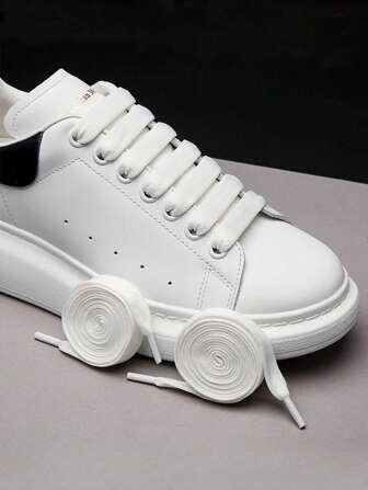 Lacci universali, lacci piatti in poliestere bianchi classici a doppio strato per sneaker, larghi 1,2 cm, adatti per l'ufficio, la casa e tutte le stagioni