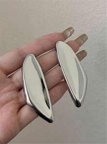 1 Pair Minimalist & Fashionable European & American Style Geometric Metal Stud Earrings, Retro Chunky Jewelry For Women, Suitable For Daily Outfit Accessorizing