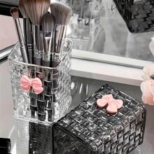 1 pieza Soporte de brochas de maquillaje con textura trenzada y pegatina de mariposa - Organizador de escritorio de gran capacidad para bolígrafos, caja de almacenamiento de plástico transparente blanco/negro de uso múltiple para brochas de maquillaje, bolígrafos, lápices labiales y papelería, almacenamiento ordenado - Perfecto para escritorios, tocadores, baños y mesitas de noche, dormitorio, oficina, para colecciones de vacaciones, baño, dormitorio, gran capacidad