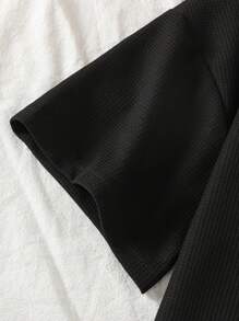 2 pièces Ensemble décontracté en mailles gaufrées de couleur unie pour femmes, haut court à épaules tombantes, encolure ronde, dos avec découpe et short fendu sur le côté, ajustement décontracté et confortable, ensemble deux pièces