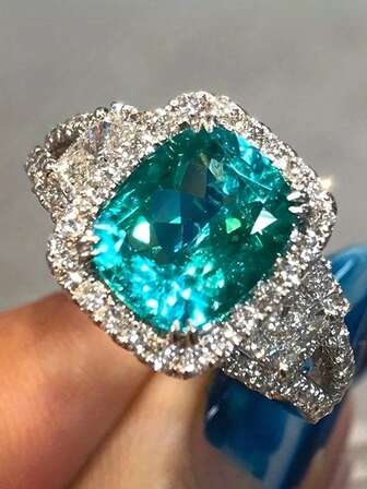 优雅复古风绿色方形立方氧化锆戒指 - 送礼佳品，适合特殊场合