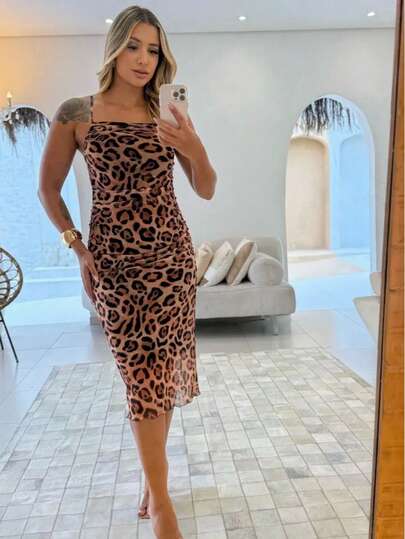 Vestido Midi Tecido Tule com Abertura nas Costas Onça Estampas Moda Lançamento