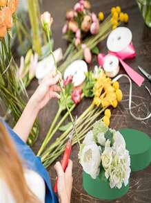 2pcs Square Or Round Floral Foam Bricks, Suitable For Fresh And Artificial Flower Arranging, Dry And Wet Flower Foam, Applicable For Wedding, Aisle Decor, Party Decoration And Florist