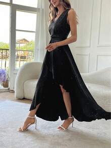 Elegantes einfarbiges Damen V-Ausschnitt Glitzer Party Kleid, schirmförmiger geflügelter Rock, schweres, glänzendes Gewebe - Schwarz - Übersicht 1