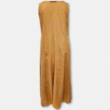 Vestido Longo Regata Liso Decote em V com Gola e Bolsos