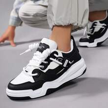 Men's Spring Fashionable Thick-Soled Rare Casual Skateboarding Shoes, Youth Low-Top Slip-Resistant Harbor Wind Sports & Casual Loafers - Black - View 4