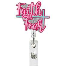 TONAVIETO 1 Stück Glaube über Angst Krankenschwester Ausweishalter, Name ID Abzeichen Halter mit Krokodilklemme für Studenten Krankenpflege Namensschild Karte Abschlussgeschenk