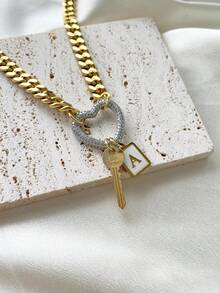 1Pc Chunky Love Climbing Buckle With A Key Pendant And A Letter Pendant For Women, An Initial Necklace, A Shell Water Drop Black Butterfly Shell Letter Pendant Necklace, High-End And Elegant, Suitable For Women To Wear When Going Out For High-End Parties. - Multicolor - View 2