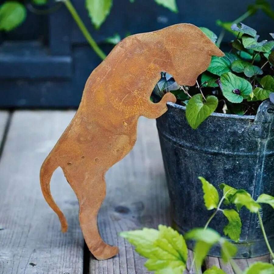1pc Rustic Weathered Metal Cat Statue, Classic Outdoor Garden Decor, Freestanding Lawn Ornament, No Electricity Needed, Ideal Mother's Day Gift, Distressed Finish - Rust - View 1