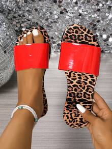 Sandálias rasteiras femininas com estampa de leopardo, chinelos vermelhos confortáveis e casuais, chinelos leves de verão