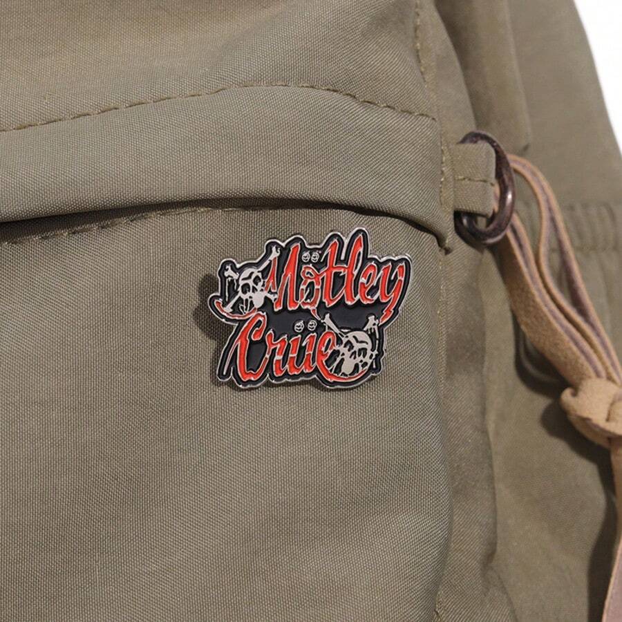 1pc Black English Edgy Lapel Pin, Retro 80s Heavy Metal Rock Band Memorabilia Badge, Unique Pin Suitable For Parties And Gifts - Black - View 1