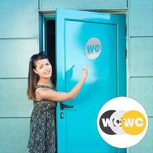 علامة مرآة أكريليك كلاسيكية للحمام مع ظهر لاصق - ديكور سهل التطبيق للباب لاستخدام المنزل والتجاري ، مواد مدرسية ، عودة إلى المدرسة