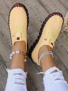 新款系带平底宽鞋女款，牛橡胶底休闲手工防滑软底鞋，适合妈妈